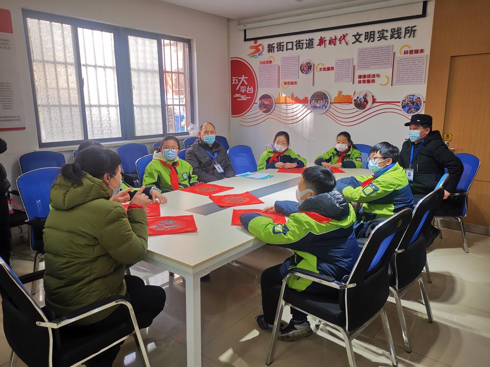 210201新街口街道香铺营社区居民学校举办“迎新春、讲年俗”寒假未成年人传统文化学习活动.jpg