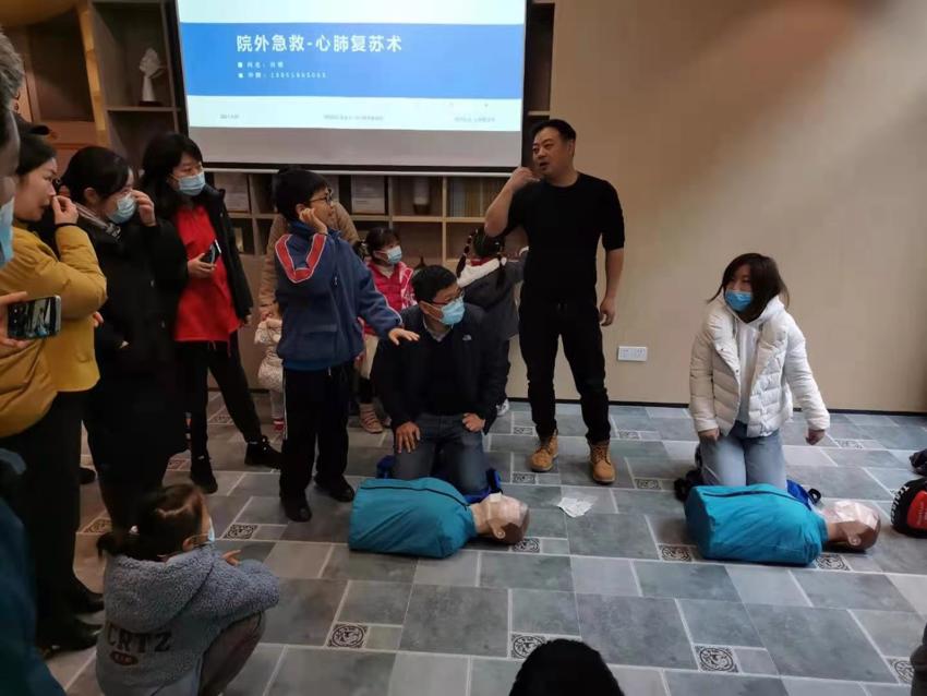 210323玄武湖街道徐庄社区居民学校开展预防儿童意外伤害与自救培训活动.jpg