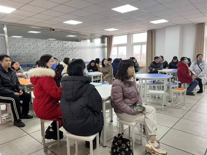 2.18药学系召开新学期会议.jpg