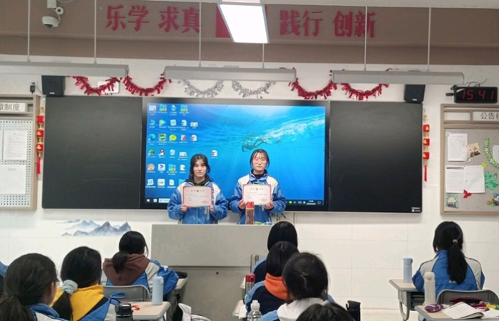 2.28文化艺术系高古班颁奖.jpg