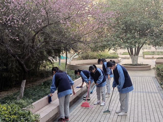 3.3药学系学雷锋3.jpg