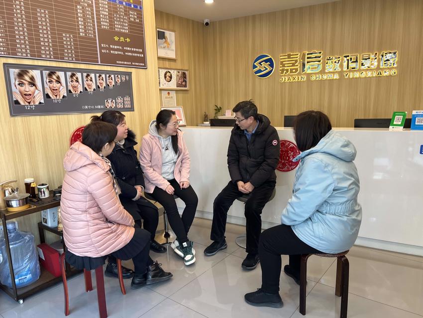 3.4设计组到企业调研1.jpg