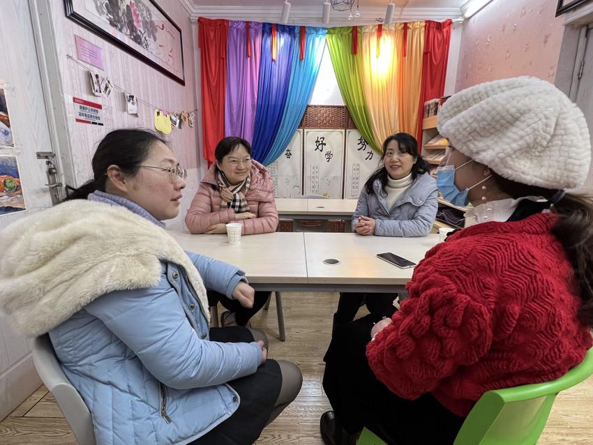 3.4设计组到企业调研2.jpg