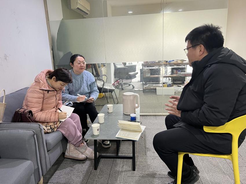 3.4设计组到企业调研3.jpg