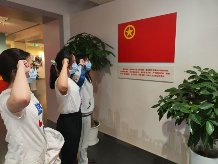 5.3药学系21高中药班主题团日活动2.jpg