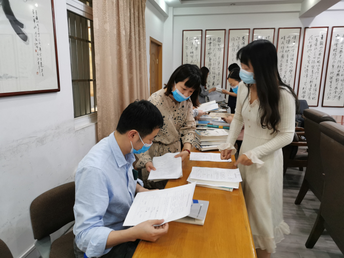 5.9莫愁中专召开教材推进会2.jpg