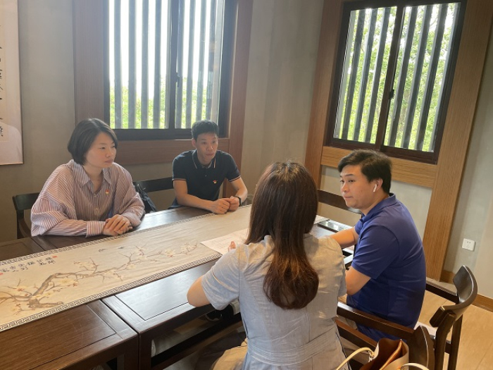 5.31现代服务系党支部赴企业调研2.jpg