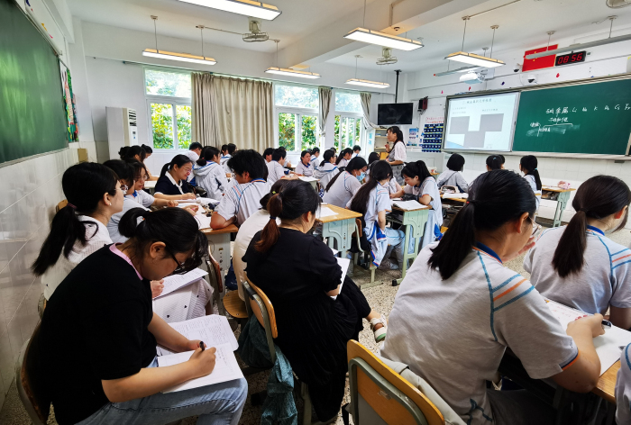 6.6药检组公开课2.jpg