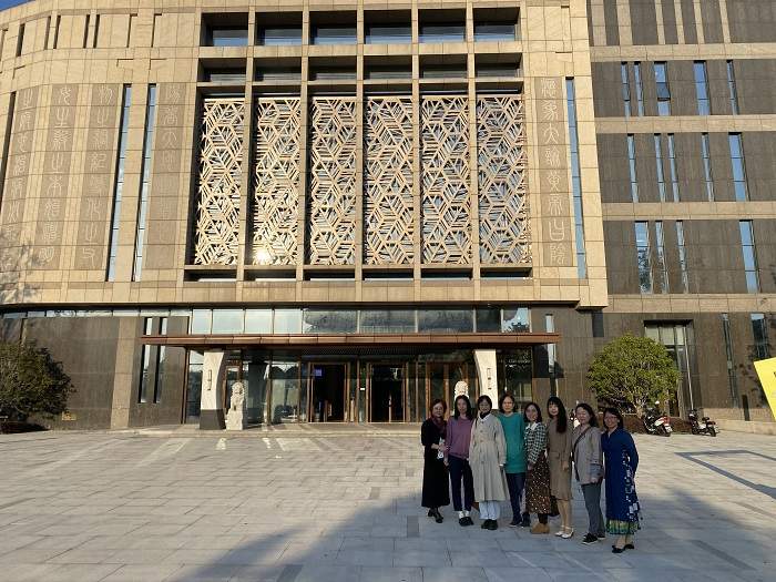 10.12药学系教师赴江苏省中医药博物馆学习1.jpg